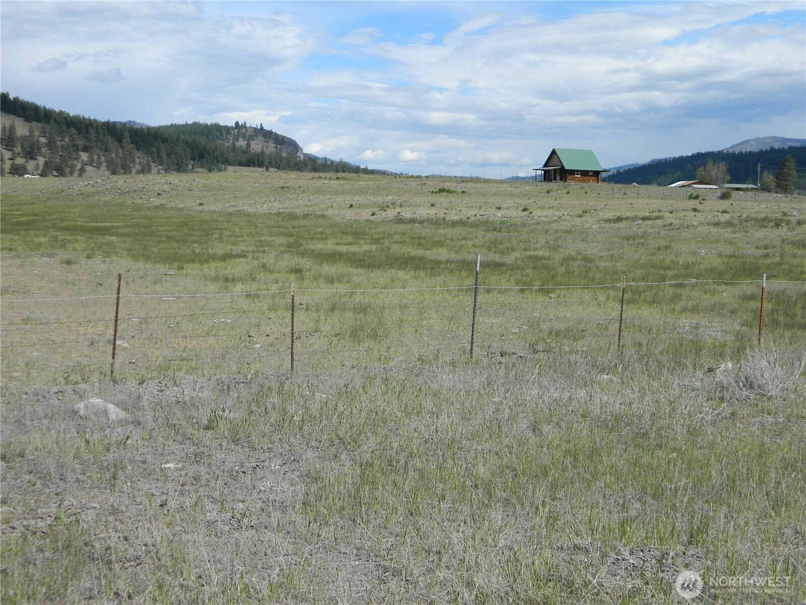 4 Duck Flats Road Tonasket WA 98855