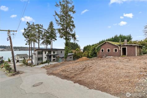 8329 NE Juanita Drive Kirkland WA 98034