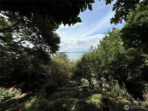 37 59th Avenue SW Seattle WA 98116