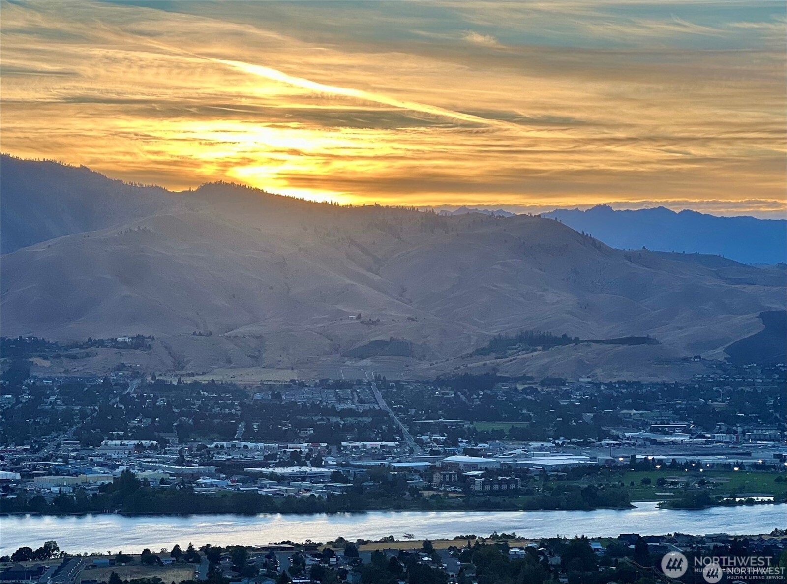 886 NE Conner Court East Wenatchee WA 98802