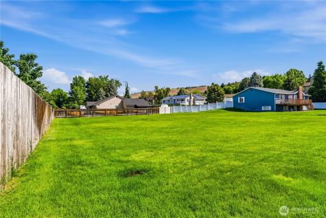 2042 Autumn Drive East Wenatchee WA 98802