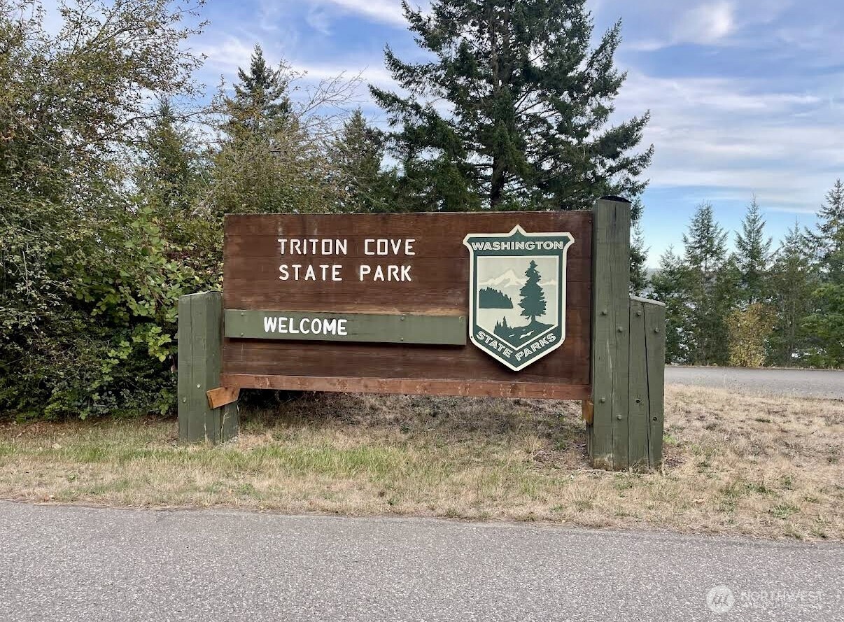 7611 N Triton Heights Road Lilliwaup WA 98555
