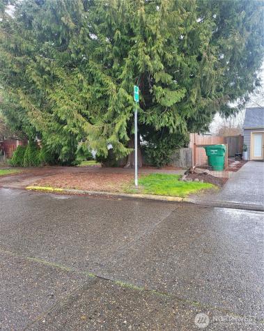 8452 12th Avenue SW Seattle WA 98106
