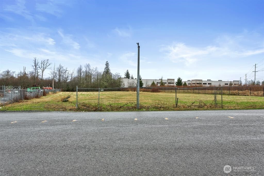 2826 Center Road Everett WA 98204