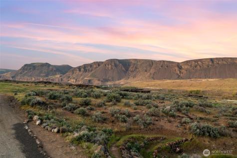 799 Ravens Home Lane Malaga WA 98828