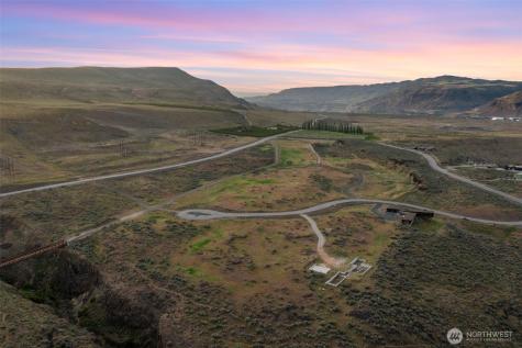 799 Ravens Home Lane Malaga WA 98828