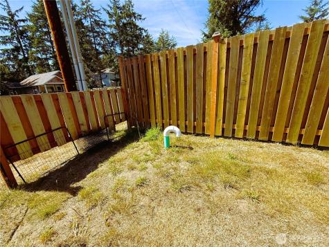 950 Discovery Avenue SE Ocean Shores WA 98569