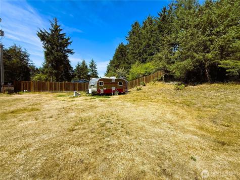 950 Discovery Avenue SE Ocean Shores WA 98569