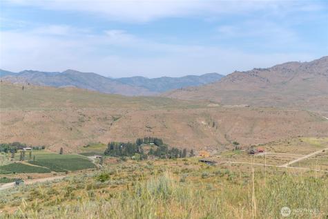 15 Cowboy Road Pateros WA 98846