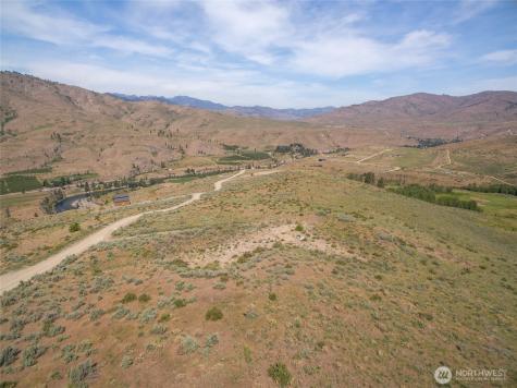 15 Cowboy Road Pateros WA 98846