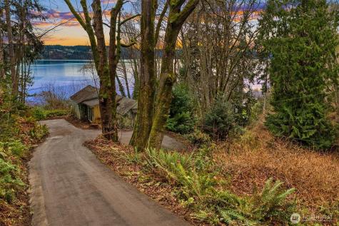 13843 SW 248th Street Vashon WA 98070