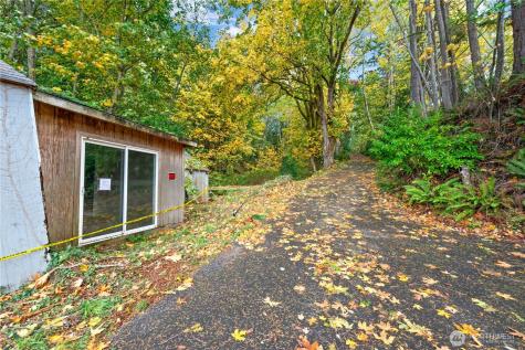 13843 SW 248th Street Vashon WA 98070