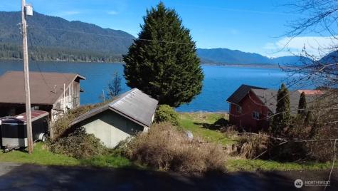 63 Lake Drive N Amanda Park WA 98526