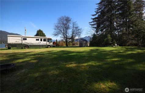 63 Lake Drive N Amanda Park WA 98526