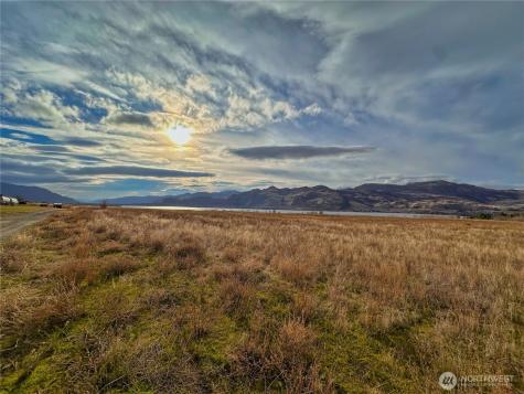 433 Eastlake Road Oroville WA 98844