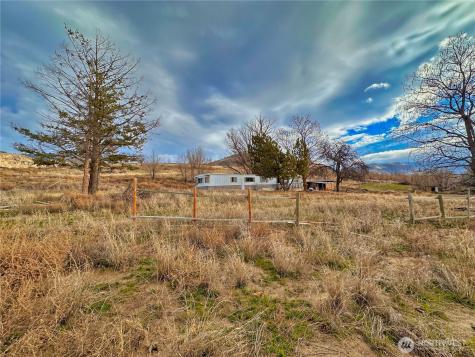 433 Eastlake Road Oroville WA 98844