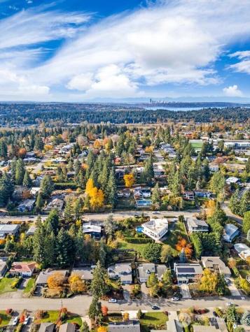 23 128th Avenue SE Bellevue WA 98005