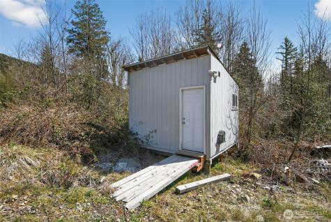 210 Bellicum Road Morton WA 98356
