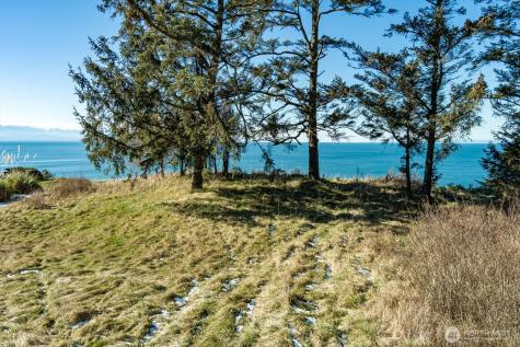 2089 West Beach Road Oak Harbor WA 98277