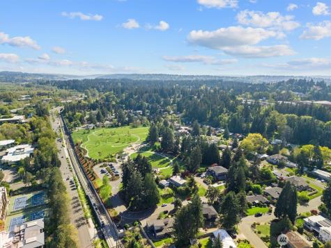 418 111th Avenue SE Bellevue WA 98004