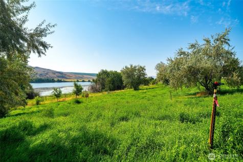 306 Monse River Road Brewster WA 98812