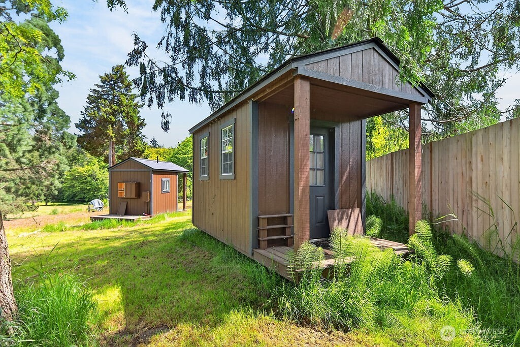 1718 S 3rd Avenue Sequim WA 98382