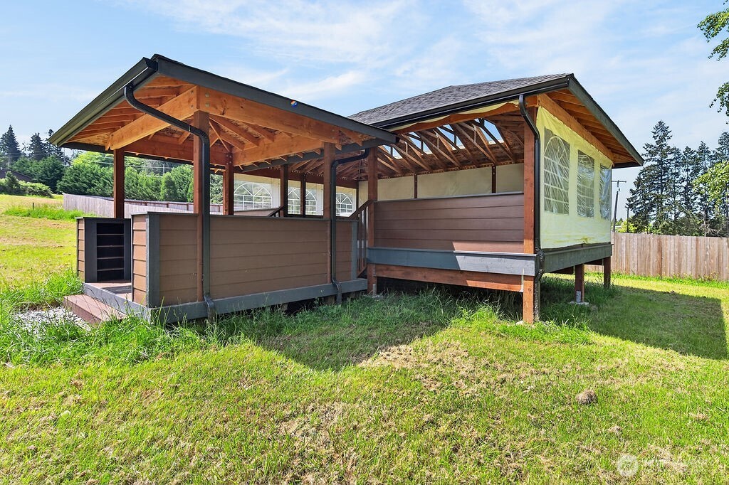 1718 S 3rd Avenue Sequim WA 98382