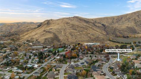 756 Castle Heights Drive Wenatchee WA 98801