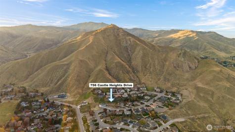 756 Castle Heights Drive Wenatchee WA 98801