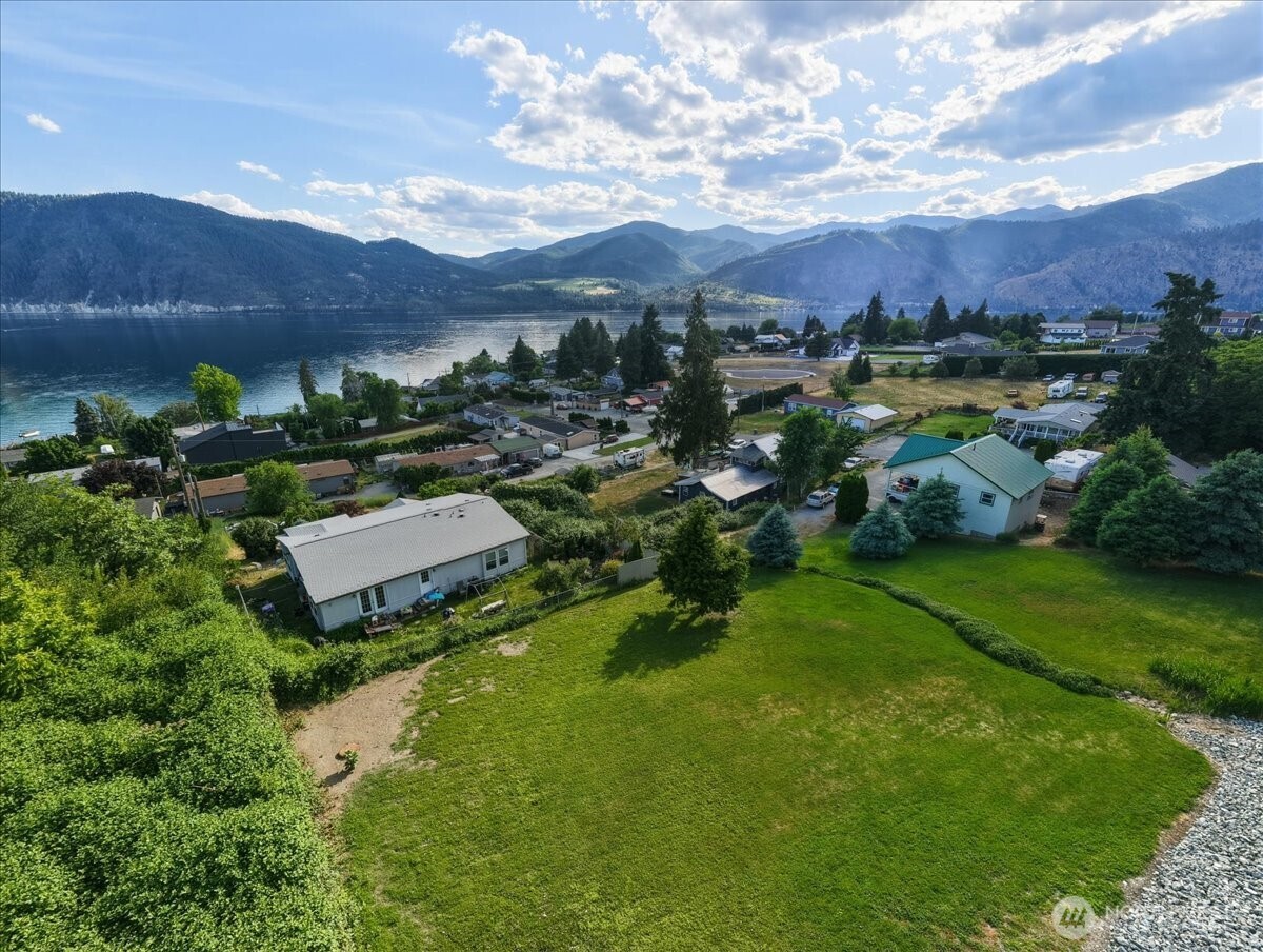 241 Lakeshore Drive Manson WA 98831