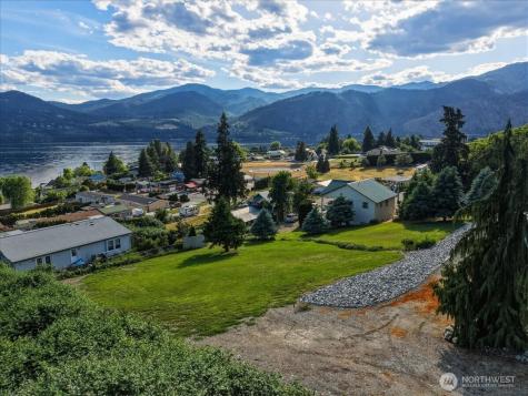 241 Lakeshore Drive Manson WA 98831
