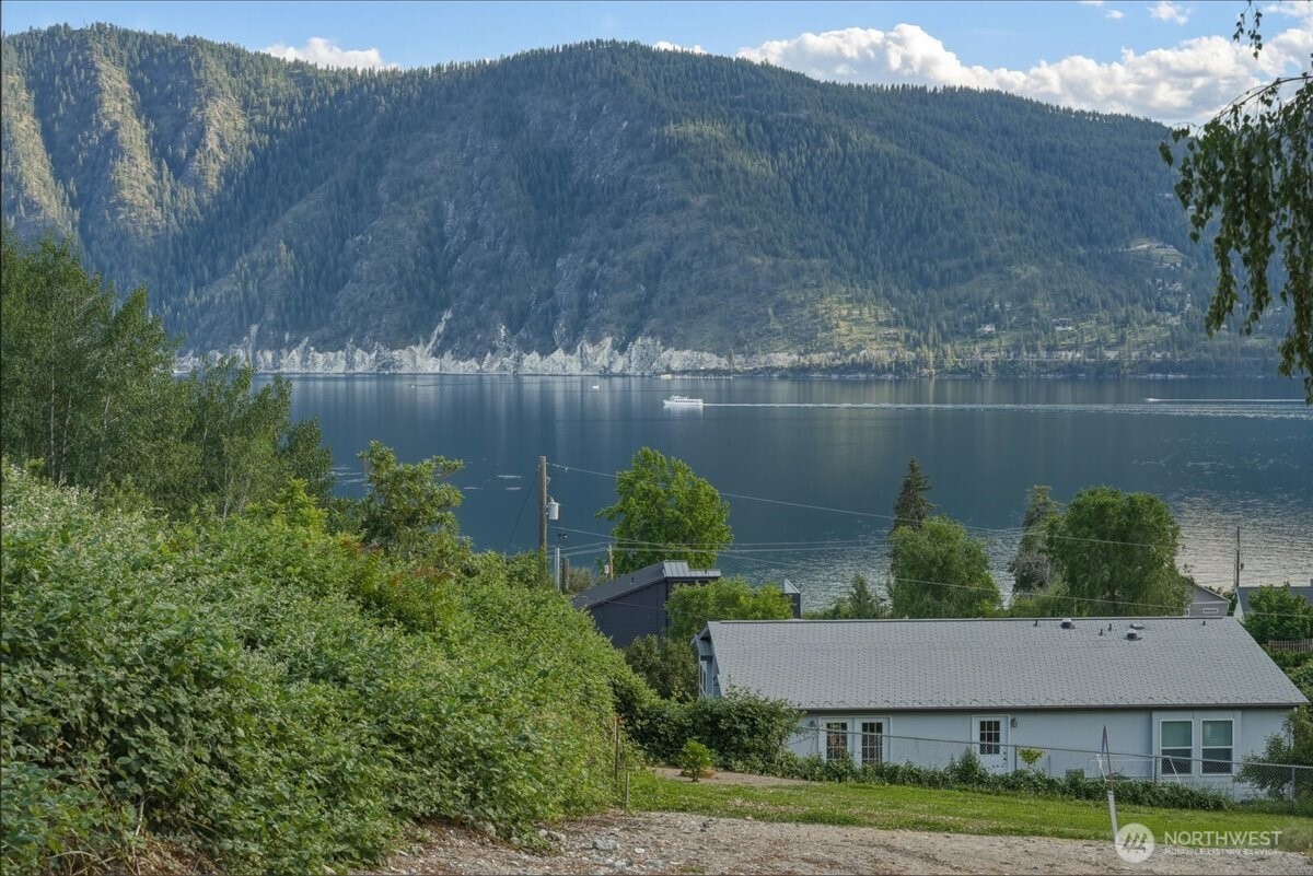 241 Lakeshore Drive Manson WA 98831