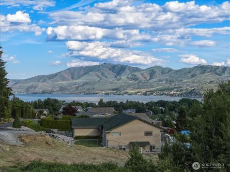 241 Lakeshore Drive Manson WA 98831