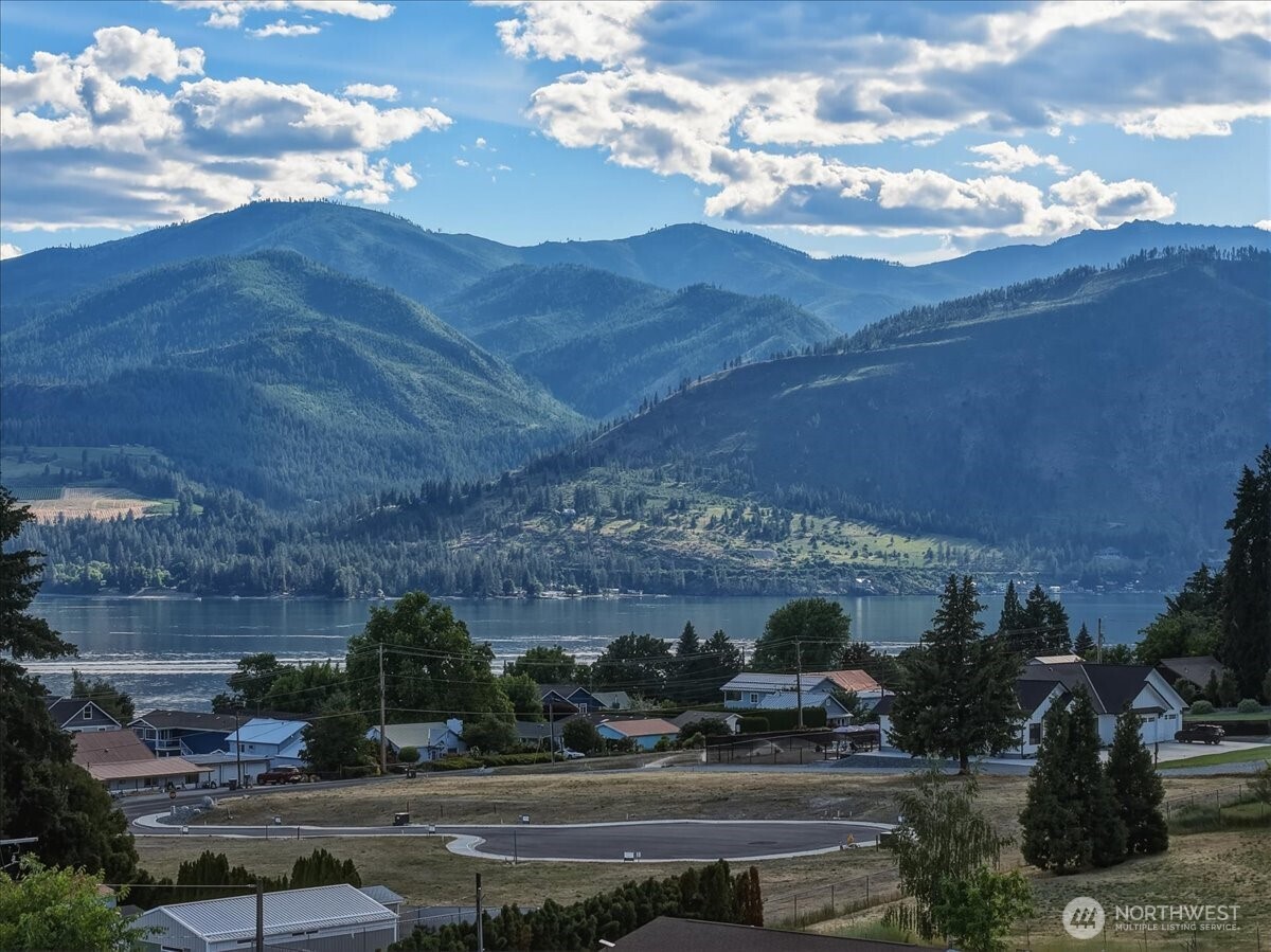 241 Lakeshore Drive Manson WA 98831