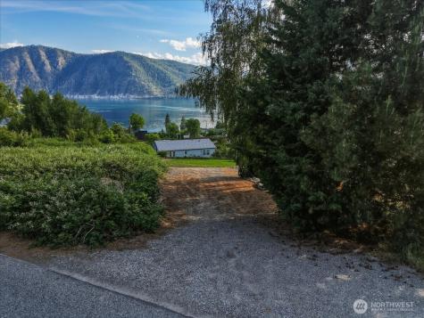 241 Lakeshore Drive Manson WA 98831