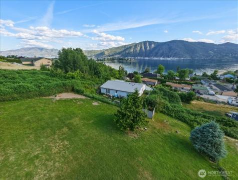 241 Lakeshore Drive Manson WA 98831