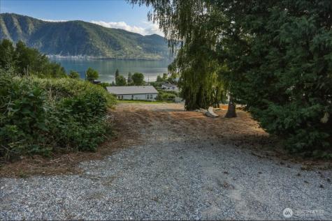 241 Lakeshore Drive Manson WA 98831