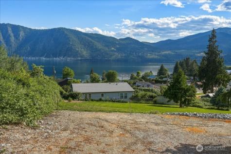 241 Lakeshore Drive Manson WA 98831