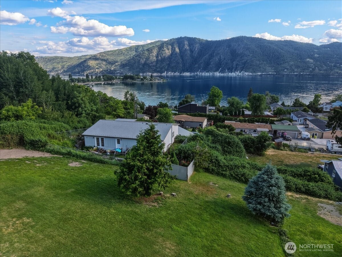 241 Lakeshore Drive Manson WA 98831