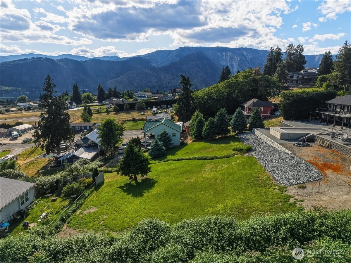 241 Lakeshore Drive Manson WA 98831