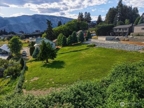 241 Lakeshore Drive Manson WA 98831
