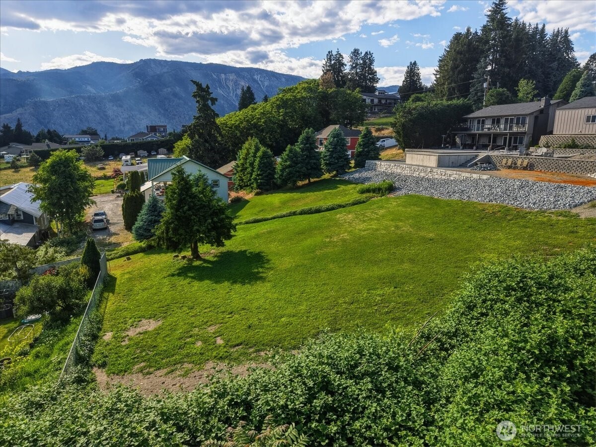 241 Lakeshore Drive Manson WA 98831