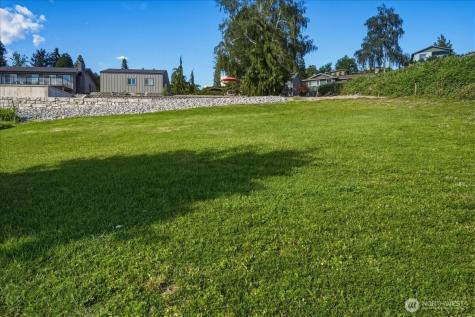 241 Lakeshore Drive Manson WA 98831