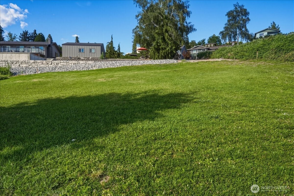 241 Lakeshore Drive Manson WA 98831