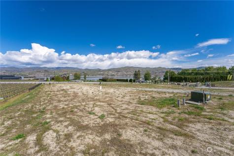 42 Loretta Lane Chelan WA 98816