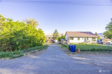 2216 W Prospect Street Chelan WA 98816