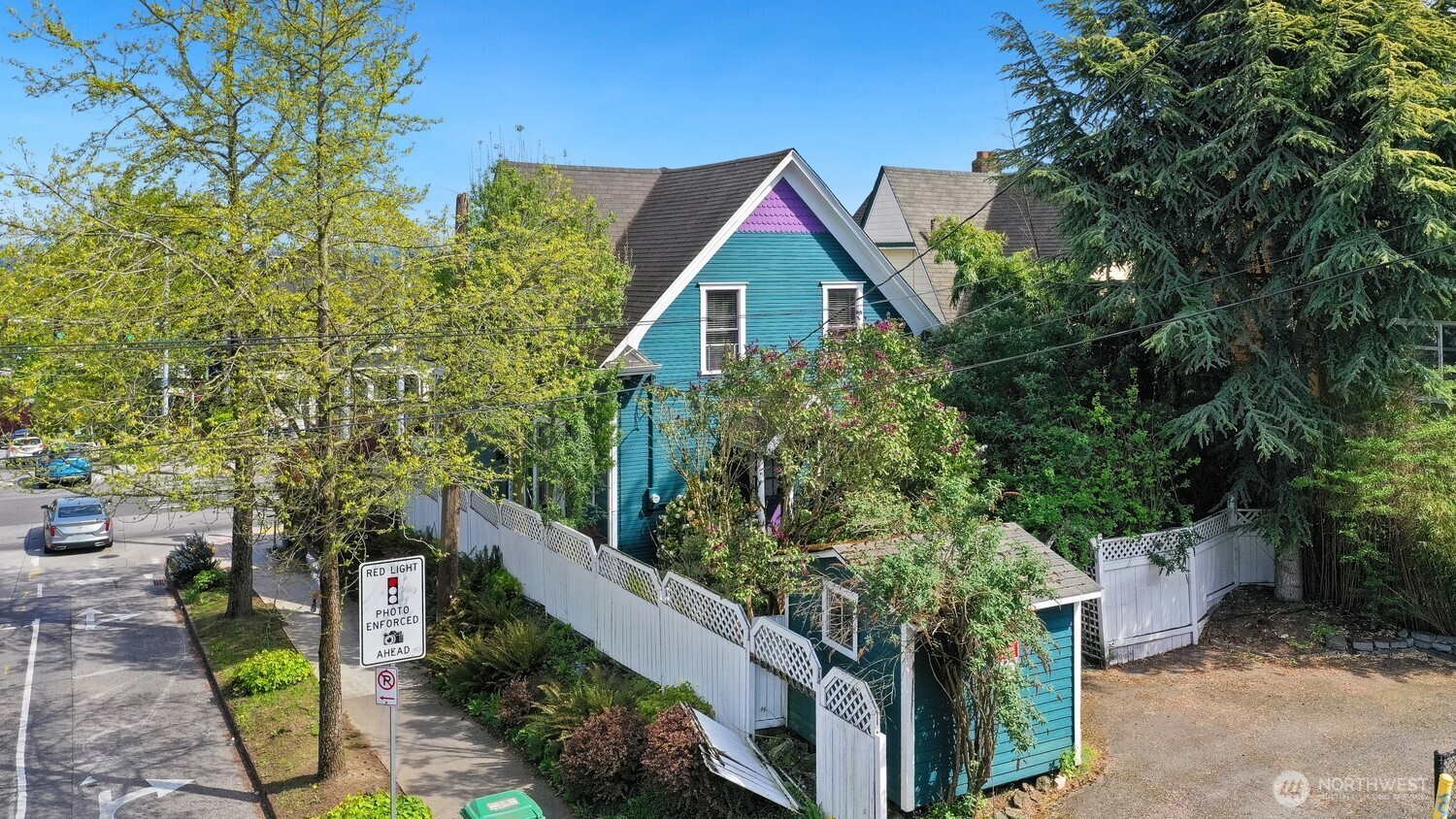137 23rd Avenue E Seattle WA 98112
