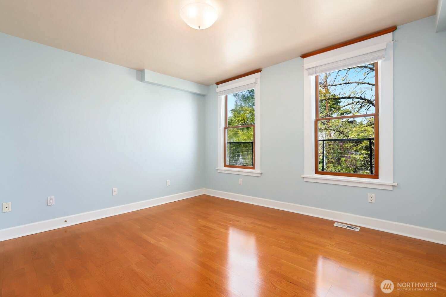 137 23rd Avenue E Seattle WA 98112
