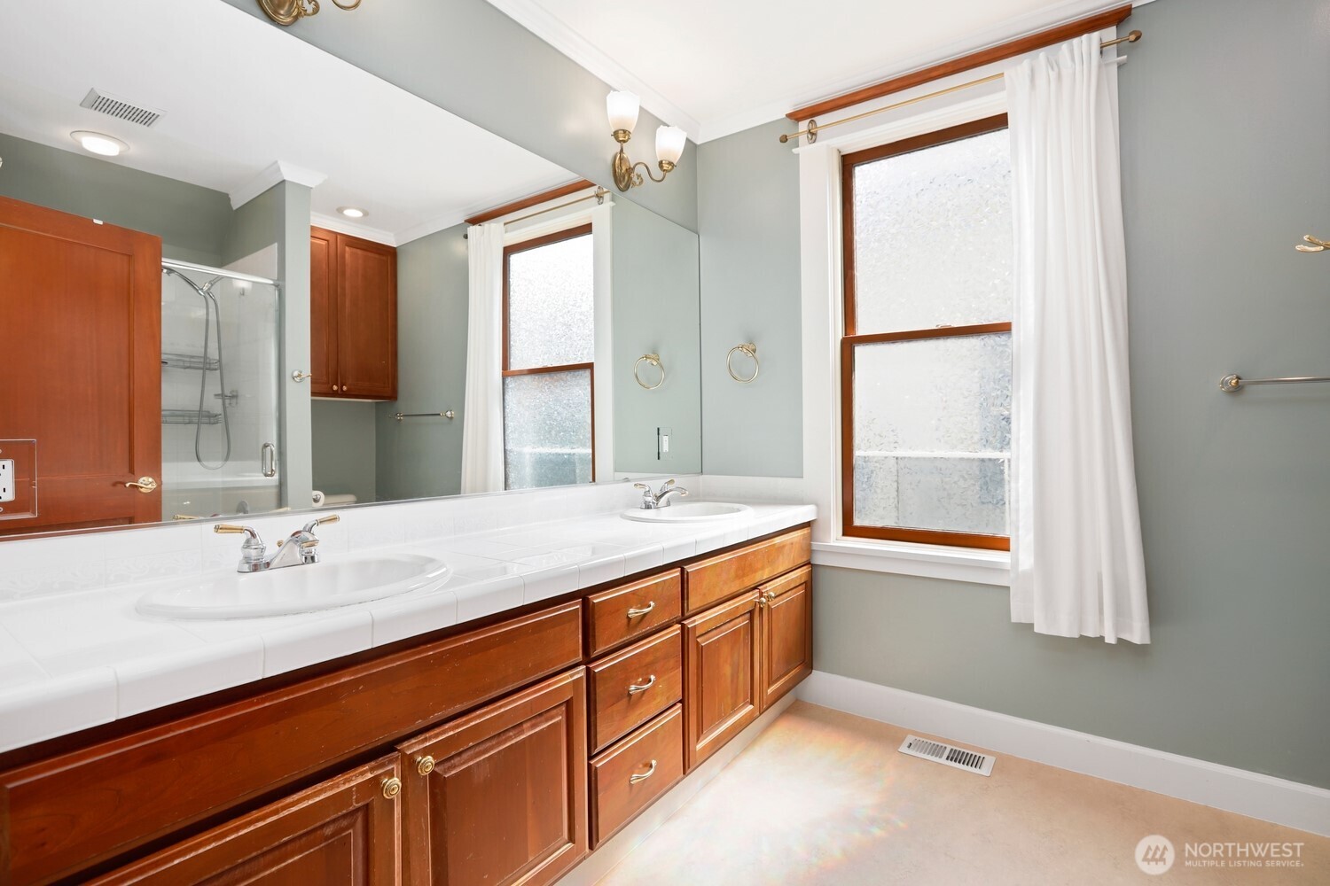137 23rd Avenue E Seattle WA 98112