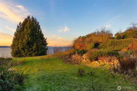 1932 NW Blue Ridge Drive Seattle WA 98177